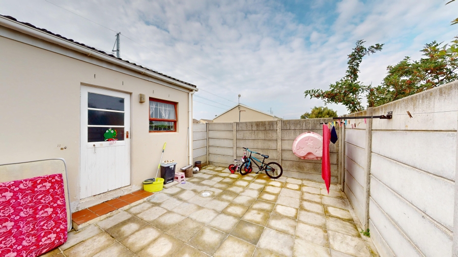 2 Bedroom Property for Sale in Onverwacht Western Cape
